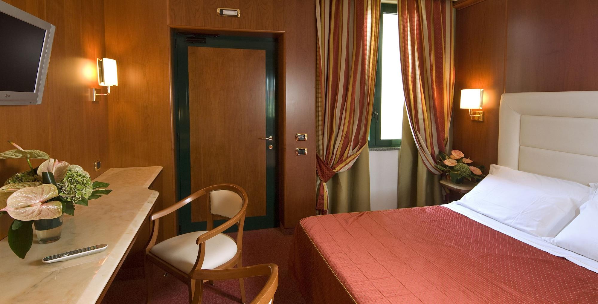 As Hotel Monza Habitación foto